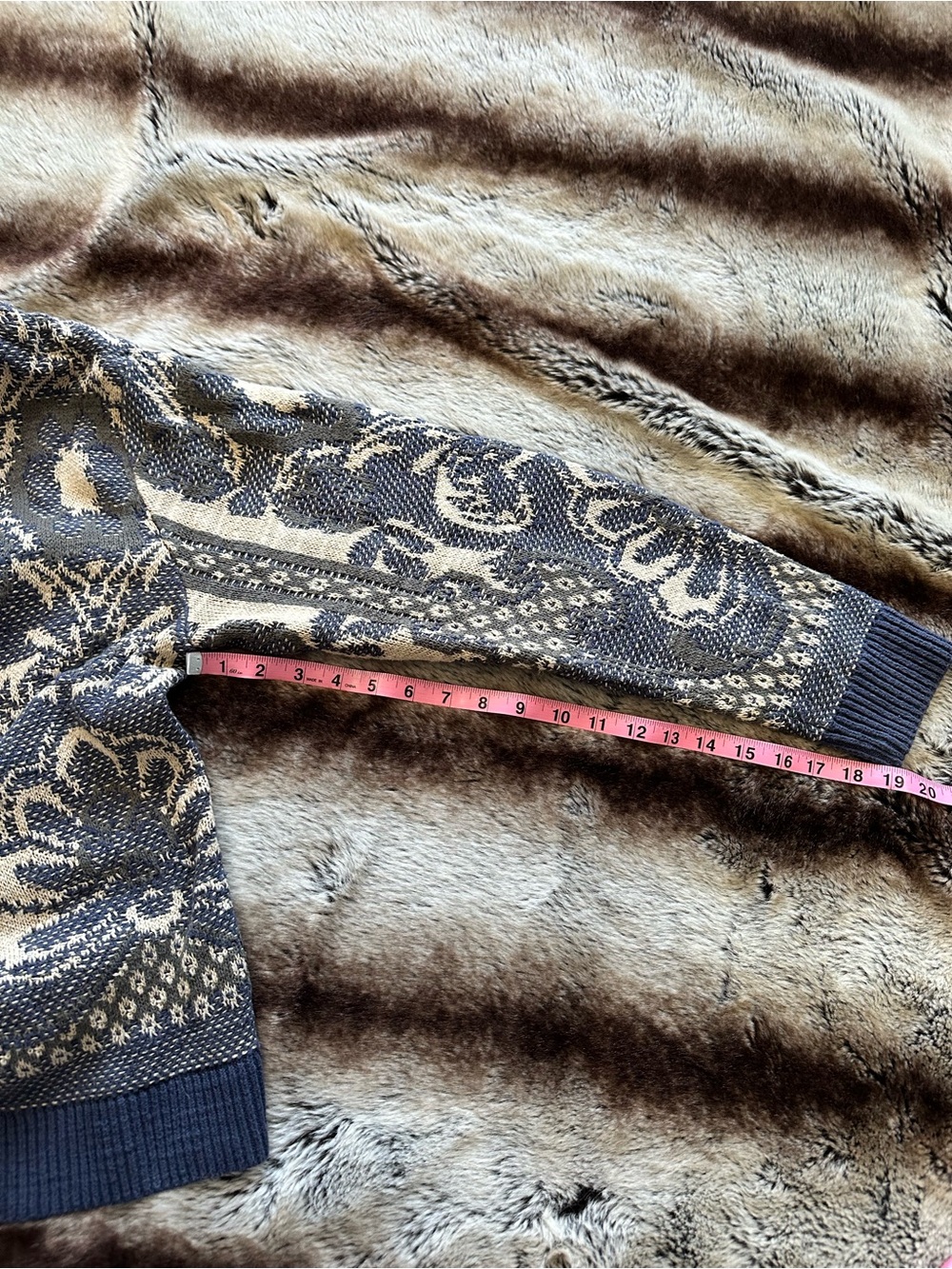 Abercrombie Soft Knit Button-Front Cardigan in Navy & Cream - Picture 7 of 12